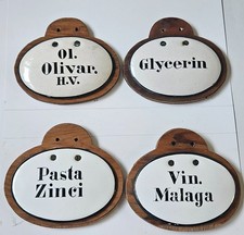 8 verschiedene Apotheker
